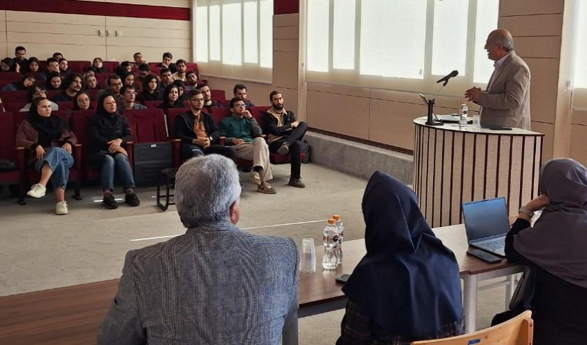 برگزاری نشست"خواندن در عصر دیجیتال، با تأکید بر علوم ورزشی" در دانشکده تربیت بدنی
